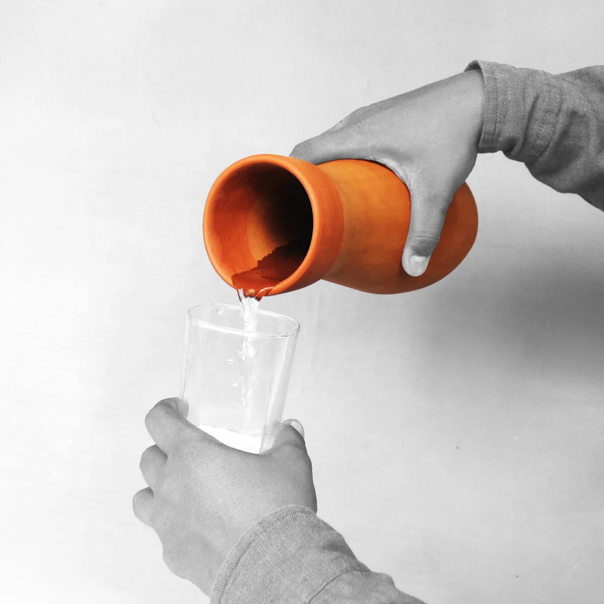 Terracotta Water Bottle- Curv  1 L- Capacity 1.0L Approx